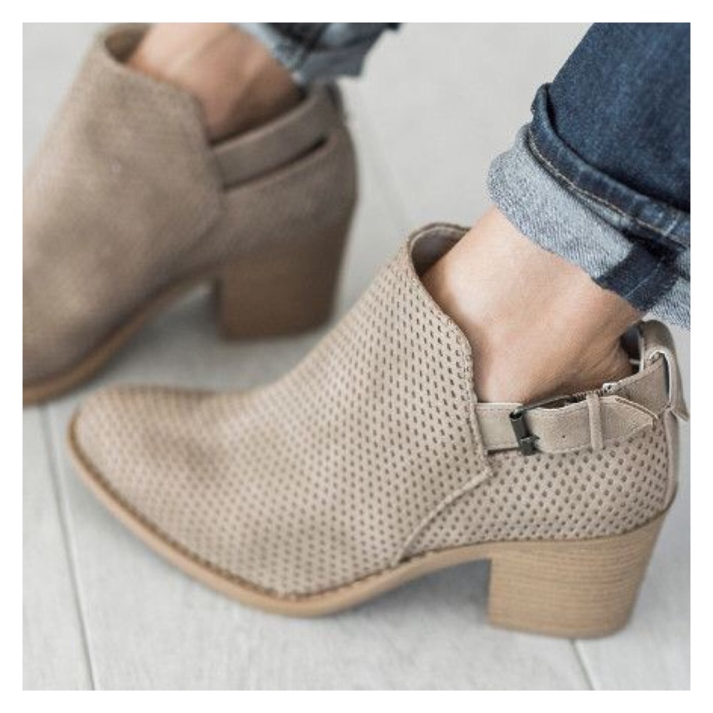 ✨Flash Sale✨- Vegan Suede Ankle Booties - Picture 2 of 4