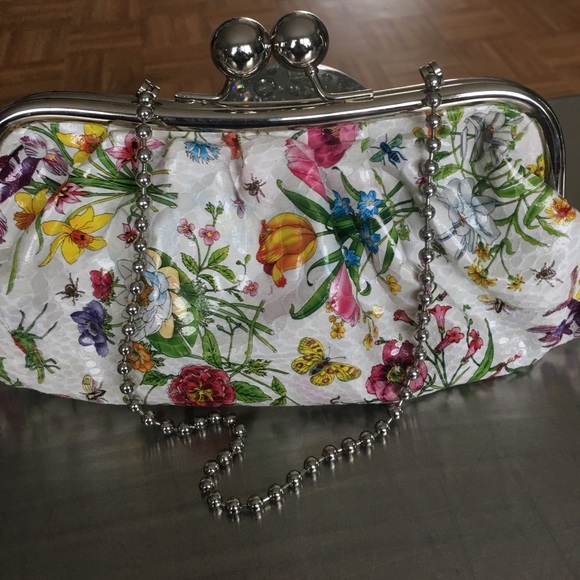 Vegan  Floral Clutch - Picture 1 of 6