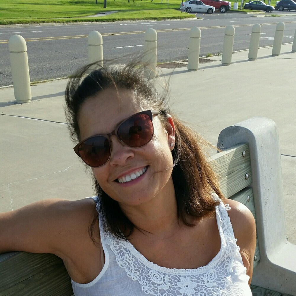 Meet your Posher, Cynthia