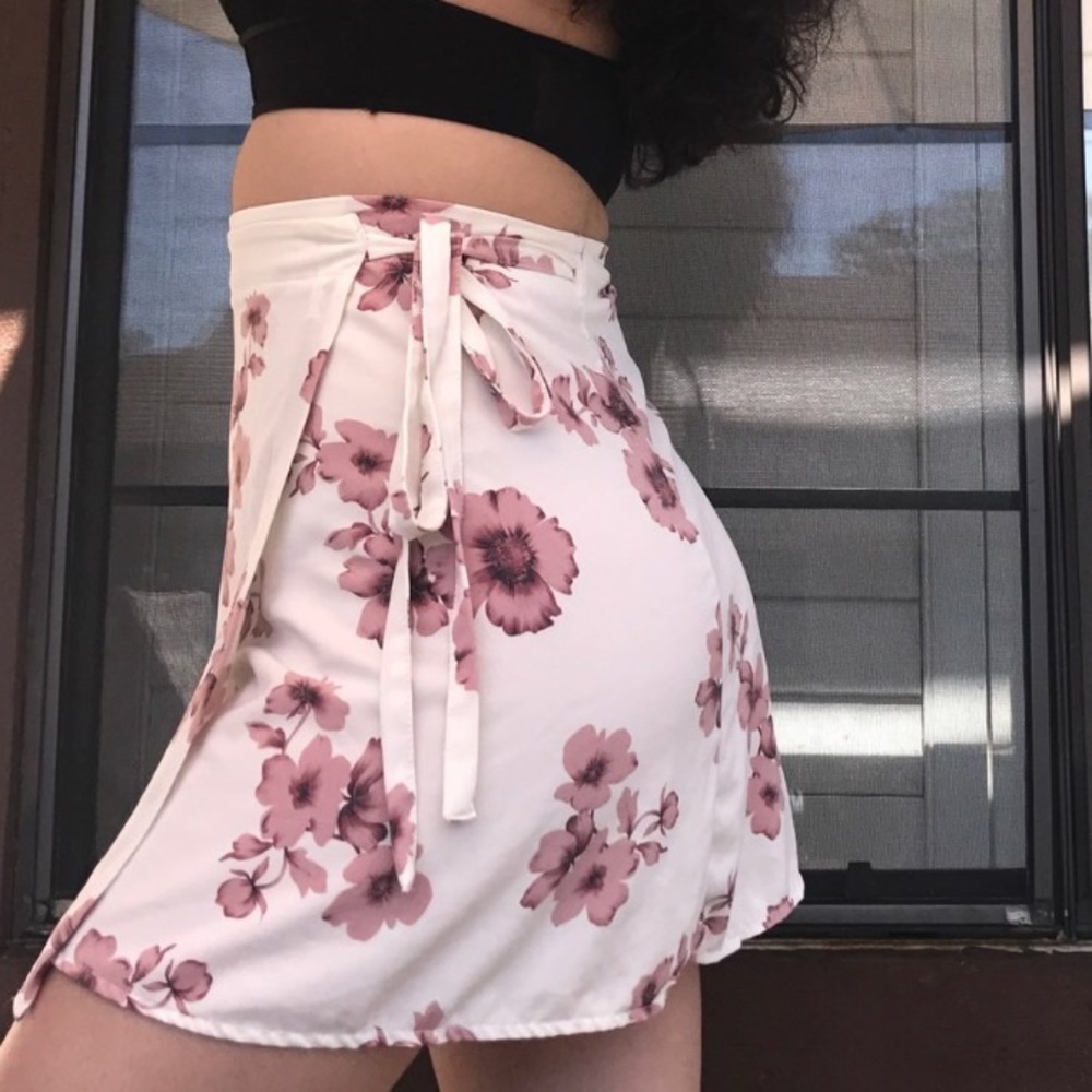 Brandy Melville floral skirt