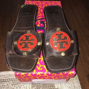 Tory Burch Enamel Logo slides