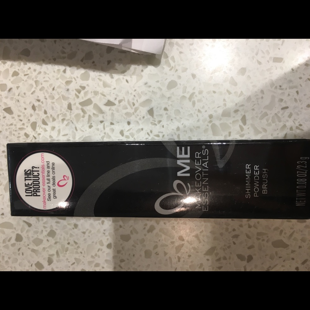 Makeover Essentials kit - Picture 5 of 6