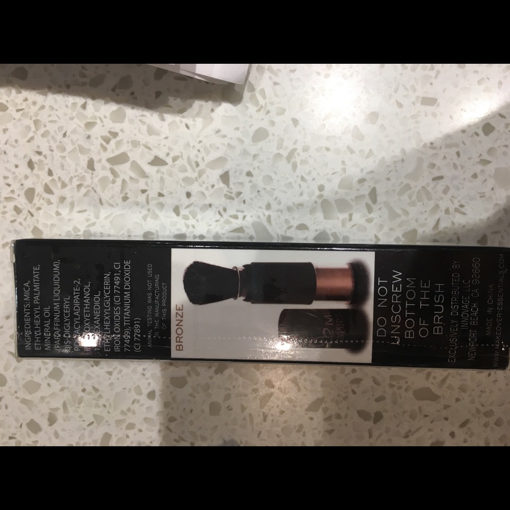 Makeover Essentials kit - Picture 6 of 6