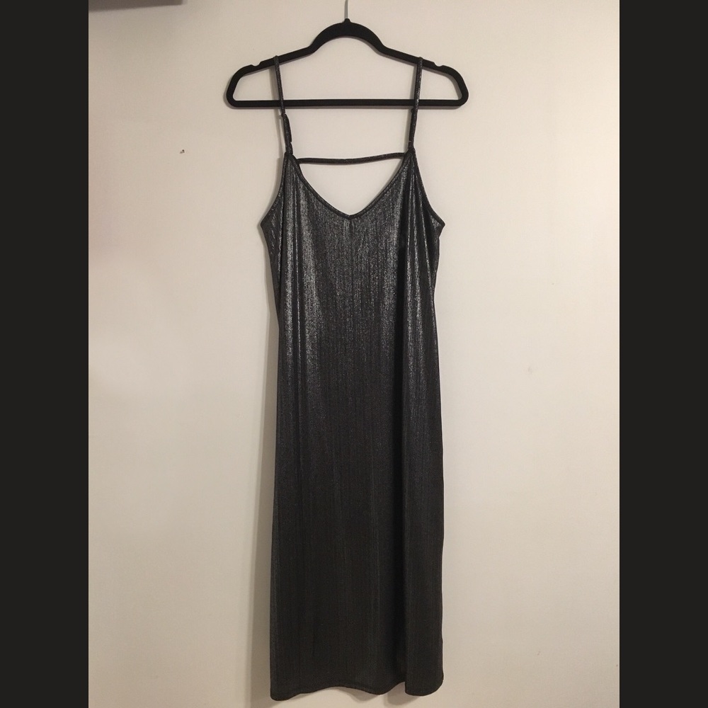 ⭐️Vaca Soon Sale⭐️ JustFab Charcoal Cocktail Midi Dress