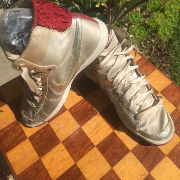 Nike hi top dunks with satin ribbon shoe ties - Picture 2 of 6