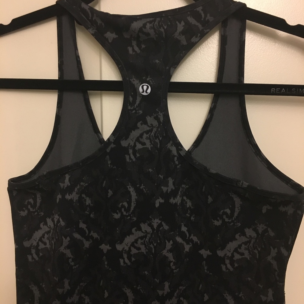 Lululemon Cool Racer Back, size 8
