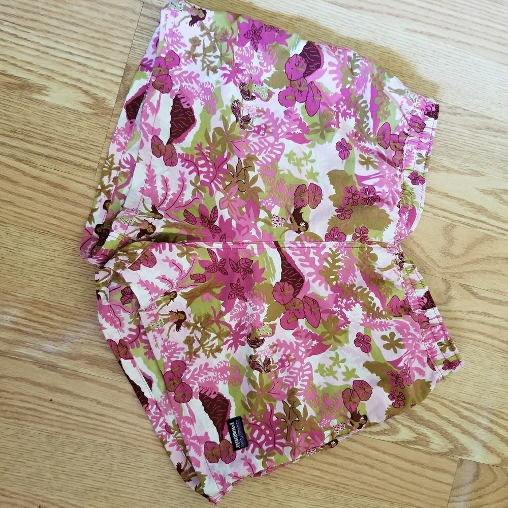 Girls Patagonia shorts, size xl 14