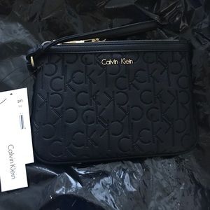 I am selling a Calvin Klein wristlet