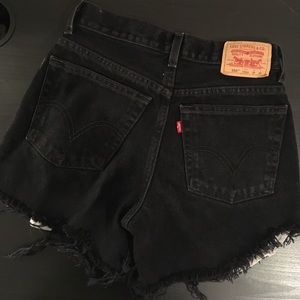 Levi's 550 black shorts