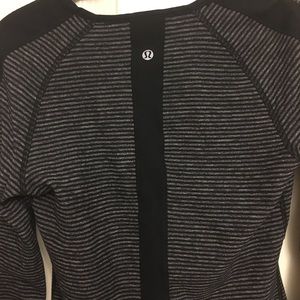 Lululemon Reversible Long-Sleeve Shirt, size 6