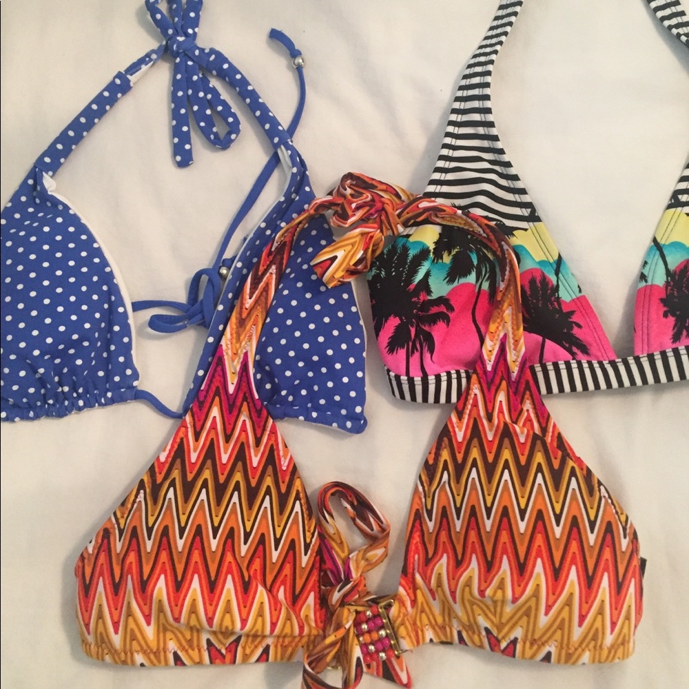 Top's bathing suit