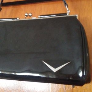 Lux De Ville Getaway Kiss Lock Black Purse