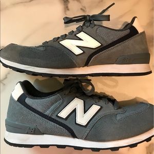 New Balance 696