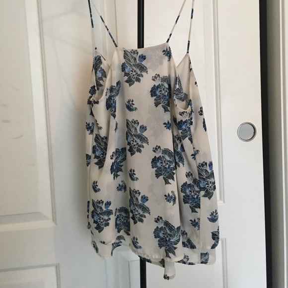 H&M ruffled top - Picture 2 of 4