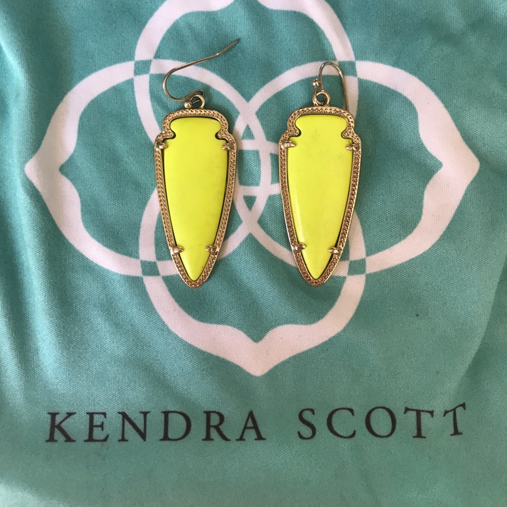 Rare Kendra Scott Neon Yellow Skylar