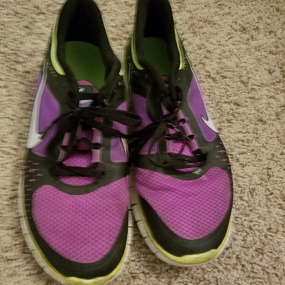 NIKE Tennis Shoes