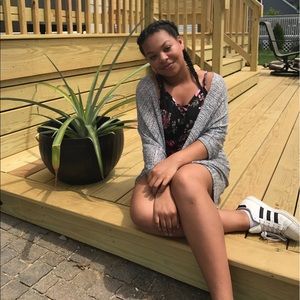 Meet your Posher, Ava