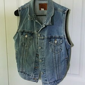 Levi sleeveless jean jacket