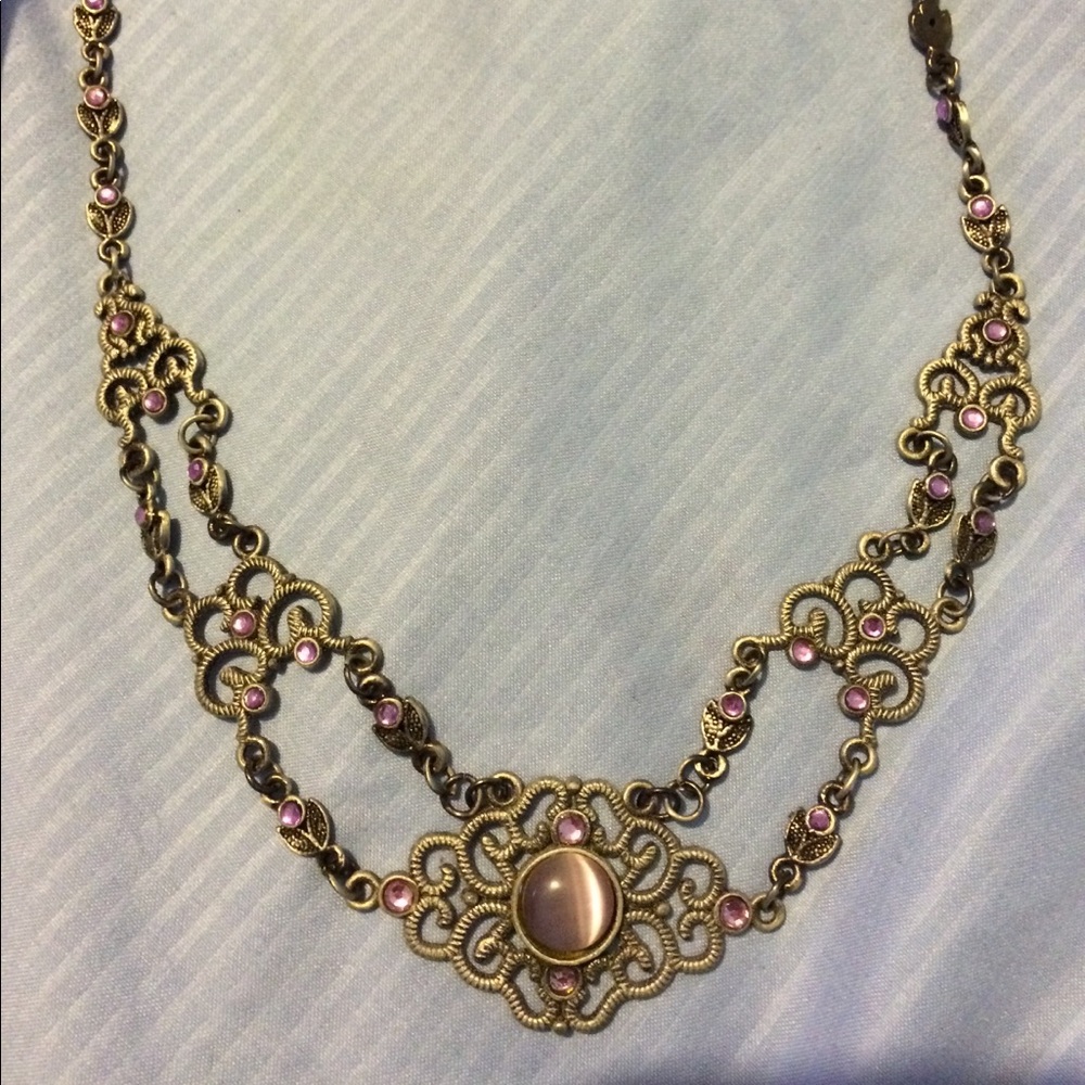 Vintage necklace with simulated amethyst.