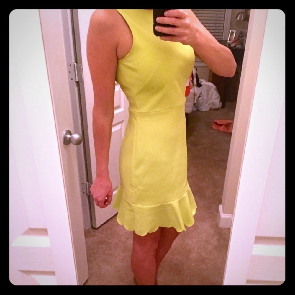 LIKE 🆕 🍋🍏 -- J. CREW scallop dress