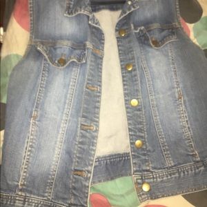Forever 21 Jean Vest & Printed Leggings