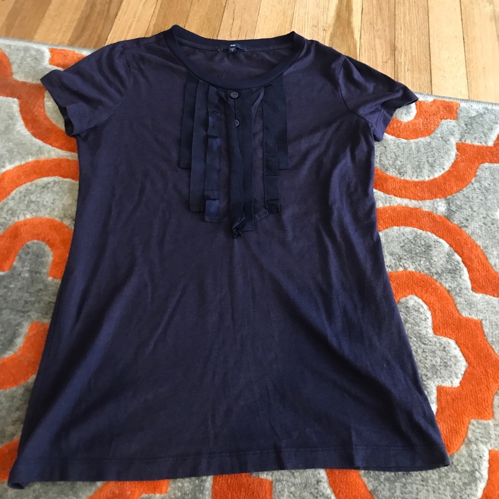 Gap tee