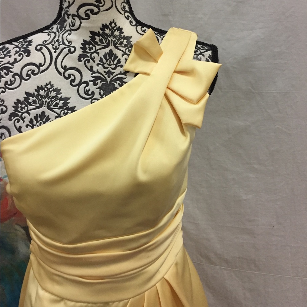 David's Bridal Lemon Yellow Bow Shoulder Dress - Picture 2 of 4