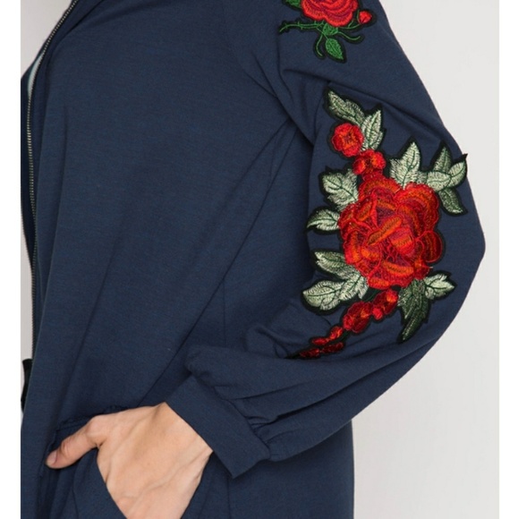 🔥4/$50! Rose Embroidered Jacket - Picture 4 of 6