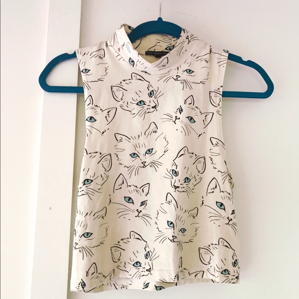 KITTY CROP TOP