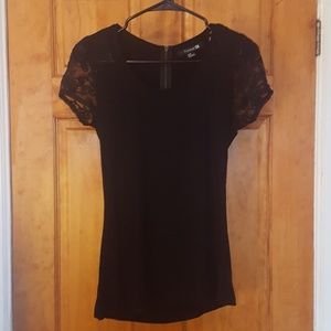Lace Short Sleeve Back Zipper Top Worn Twice