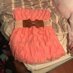 Layered Lace Strapless Top w/ Belt