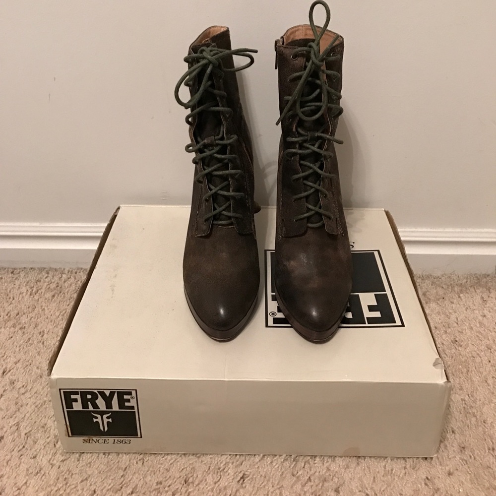Women's Frye Harlow Lace Up Boots 8.5