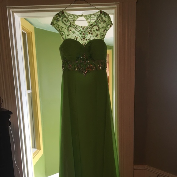 Prom Dress - Picture 4 of 7