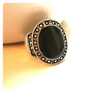 Costume black and silver statement ring 💍