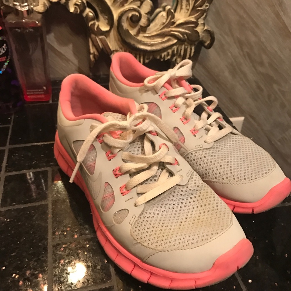 pink nike shoes