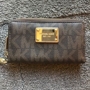 Like New Michael Kors Wristlet
