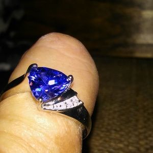 Sterling Silver Ring    SIZE 8