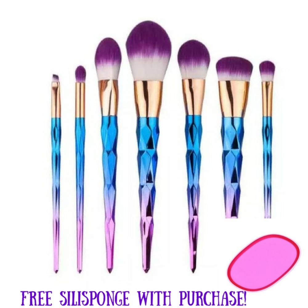 *FREE GIFT WITH PURCHASE*