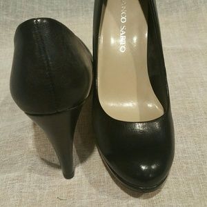 Franco Sarto Round Toe Black Pump Size 7.5
