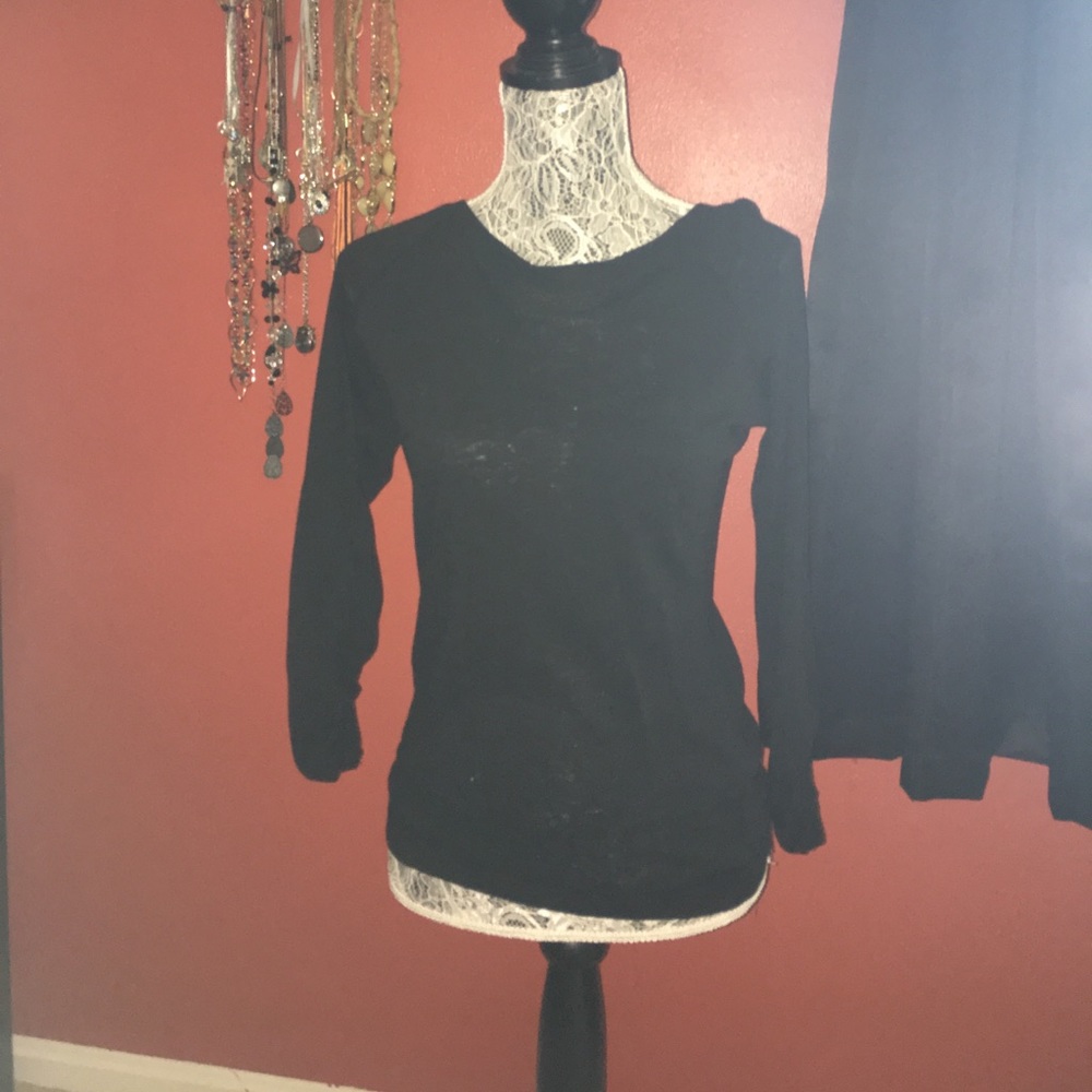 Black mid sleeve shirt