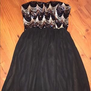 Short sequin Windsor dress