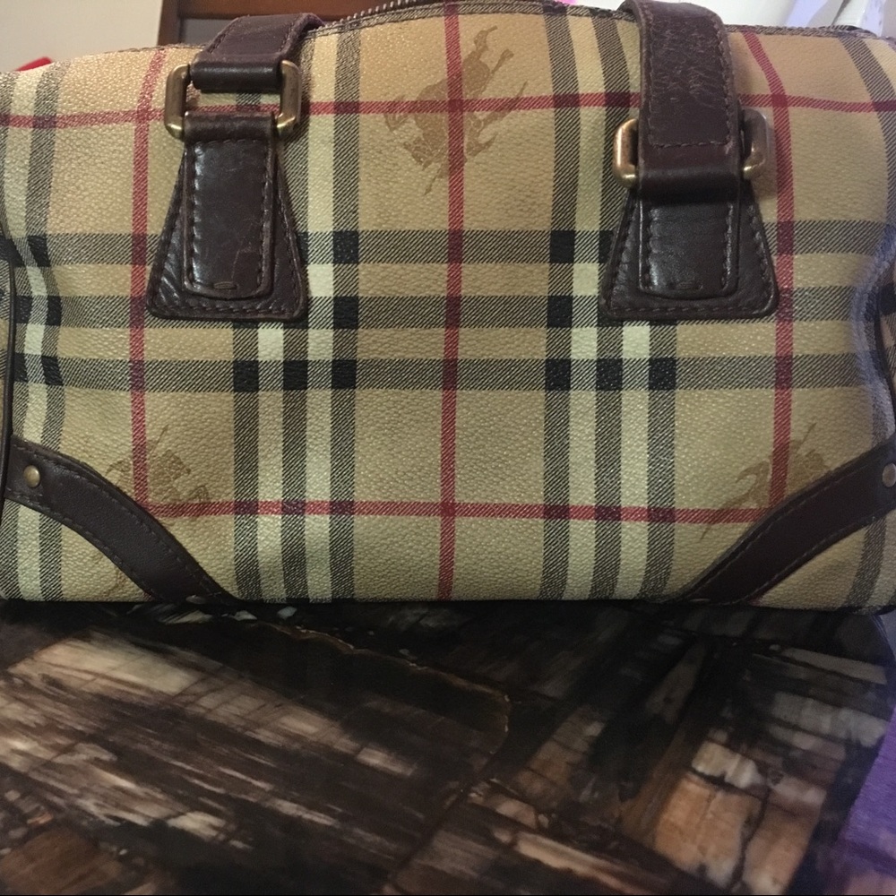 Burberry bag in excellent condition