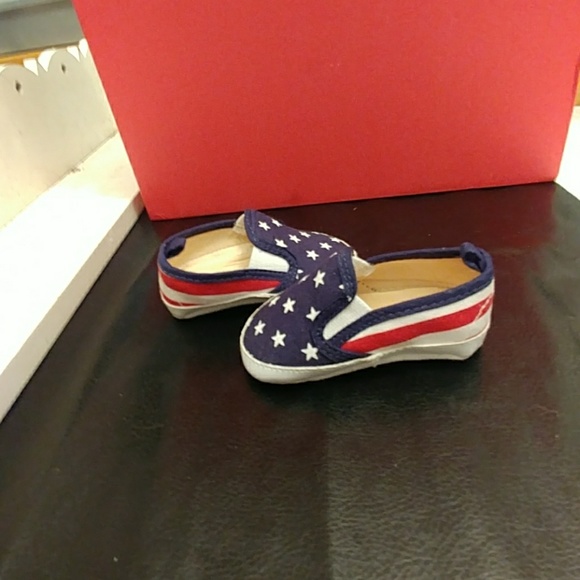Infant shoes - Picture 1 of 2