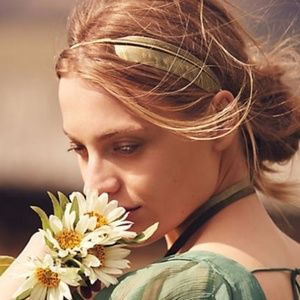 Anthropologie Gold Feather Arc Elastic Headband