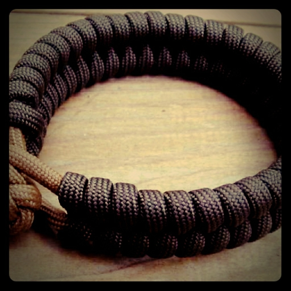 Survival paracord braclets coming soon