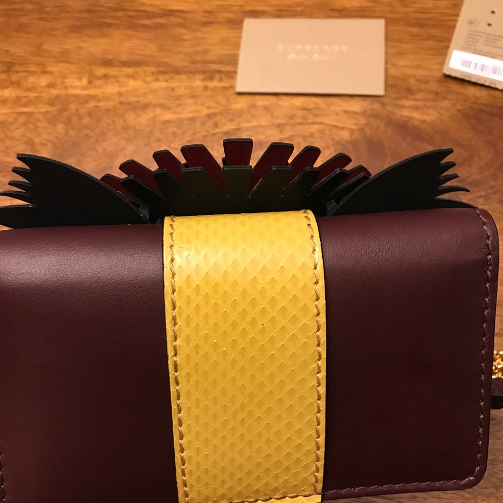 Burberry mini buckle cross body - Picture 4 of 8