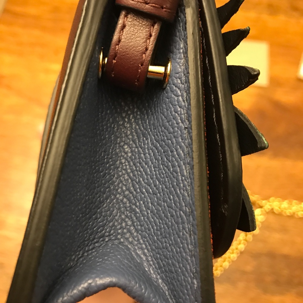 Burberry mini buckle cross body - Picture 6 of 8