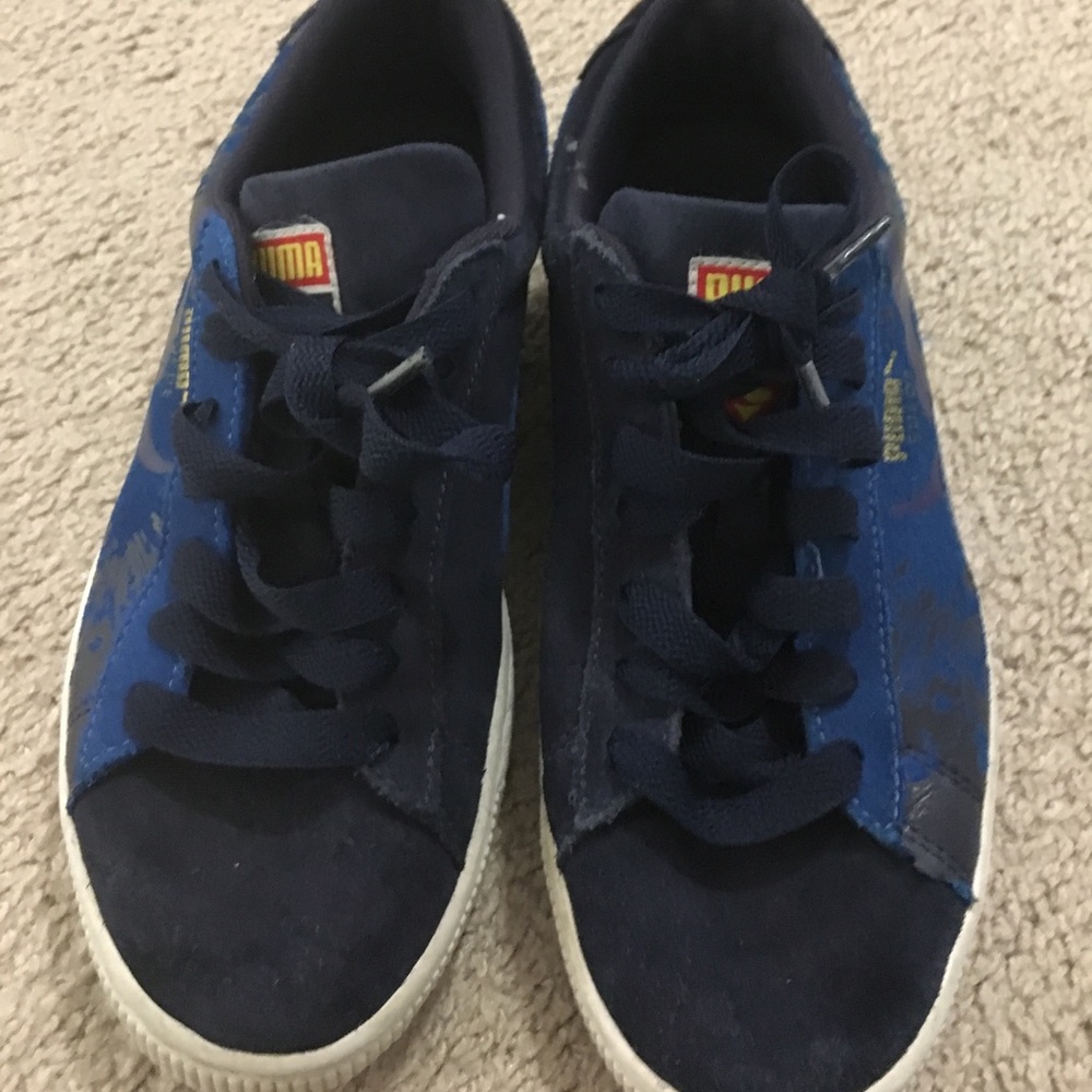Super man pumas size 6c