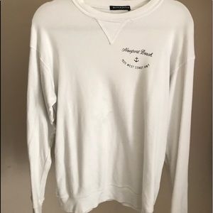 Brandy Melville crew neck pull over.