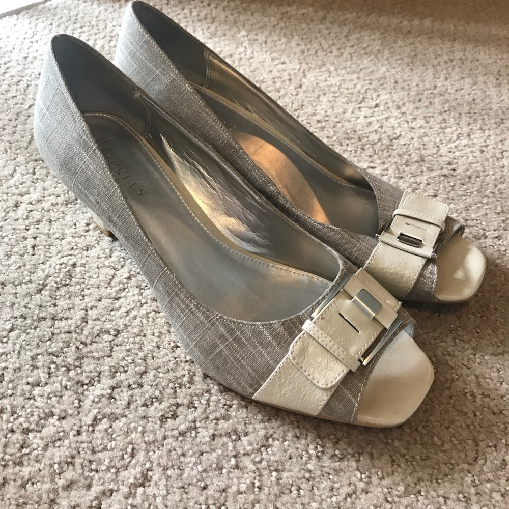 Dress shoes